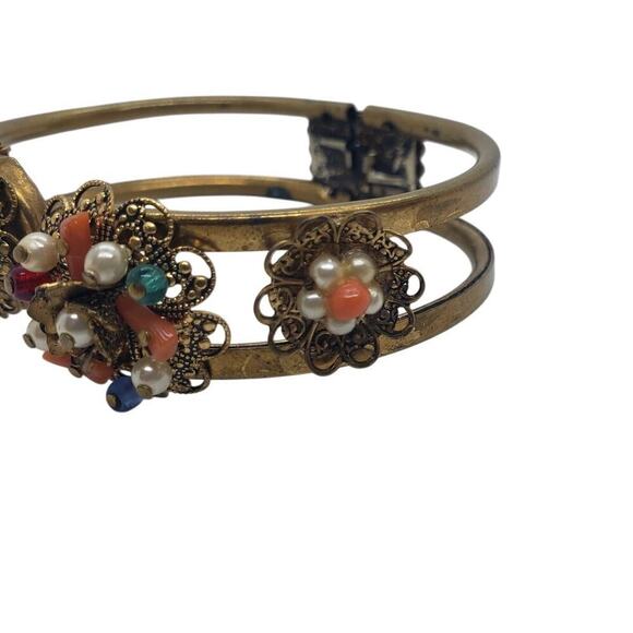 Vintage Ornate Brass Hinged Bangle Bracelet Filigree Faux Pearl Coral Glass Bead - Picture 3 of 7